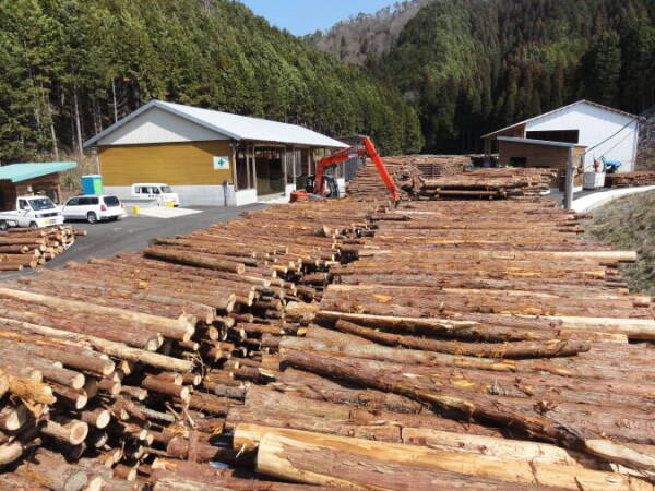 真庭森林組合月田集積場